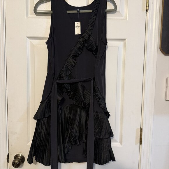 NWT GAP Black Sleeveless Dress - Size 8 - Pleated Ruffle Detail & Belted Waist - Picture 5 of 8